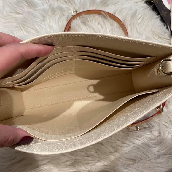 Louis Vuitton Toiletry 26 Game On Collection - Picture 7 of 8